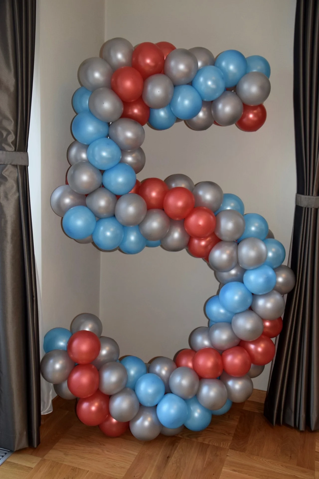 Damien (10 let) a Simon (5let) slavili narozeniny, Praha 6