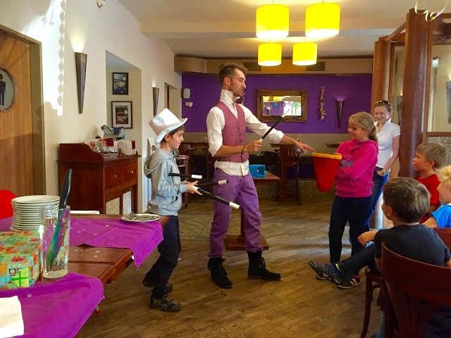 Toník, 8 let, kouzelník na oslavu