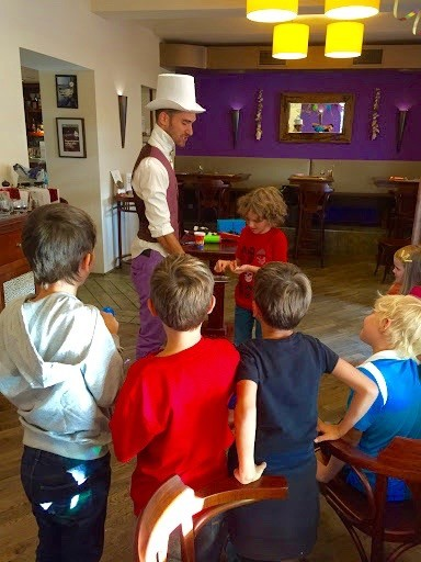 Toník, 8 let, kouzelník na oslavu