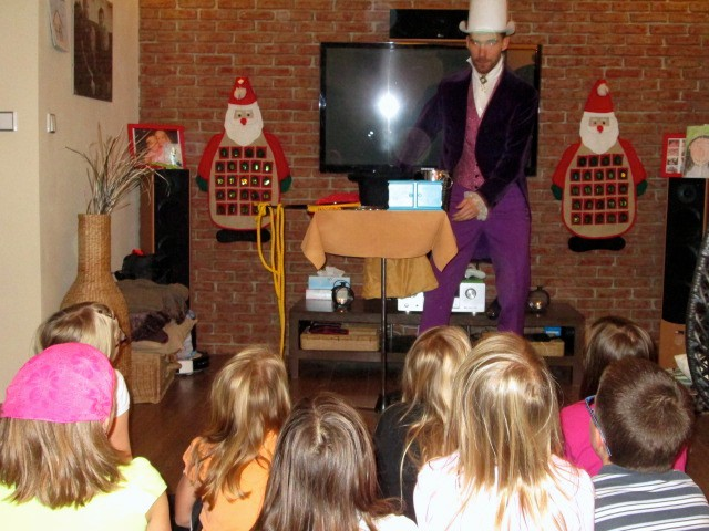 Oslava s kouzelníkem, Hřebeč, Kladno.