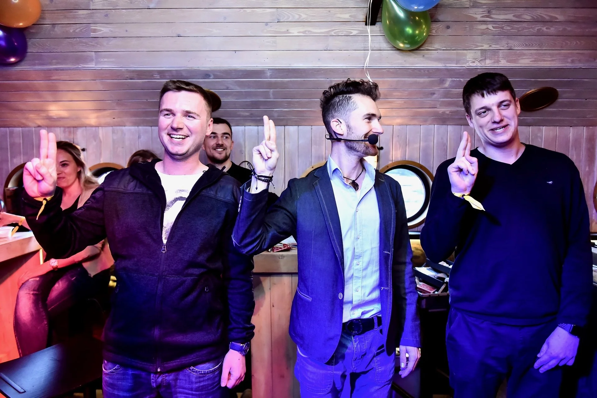 Oslava 30. narozenin, Pavel, Jaromír a spousta přátel. Loď Captain Morgan, Praha