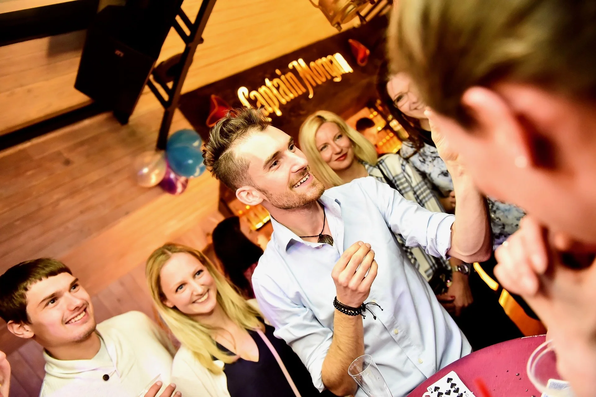 Oslava 30. narozenin, Pavel, Jaromír a spousta přátel. Loď Captain Morgan, Praha