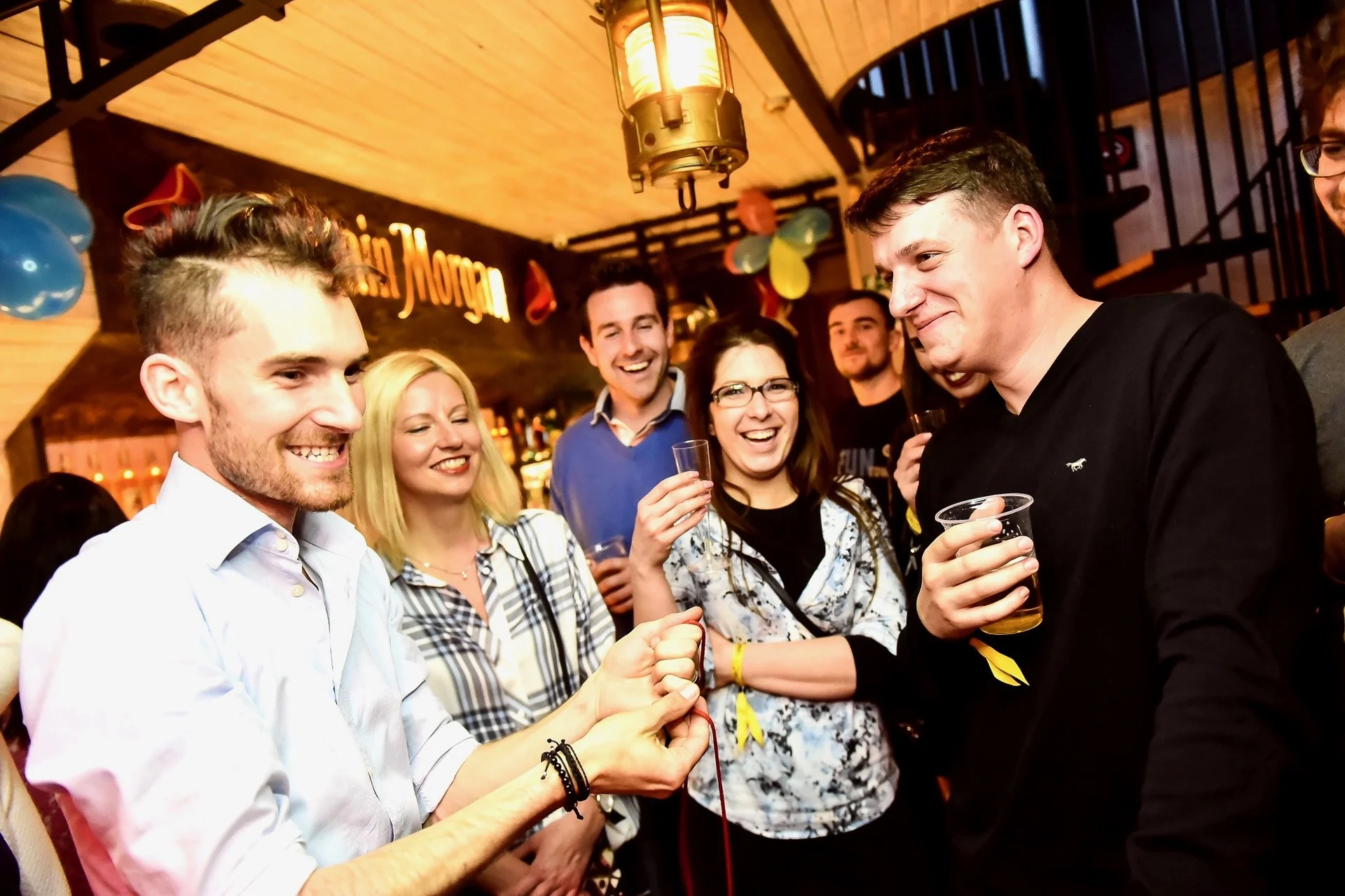 Oslava 30. narozenin, Pavel, Jaromír a spousta přátel. Loď Captain Morgan, Praha