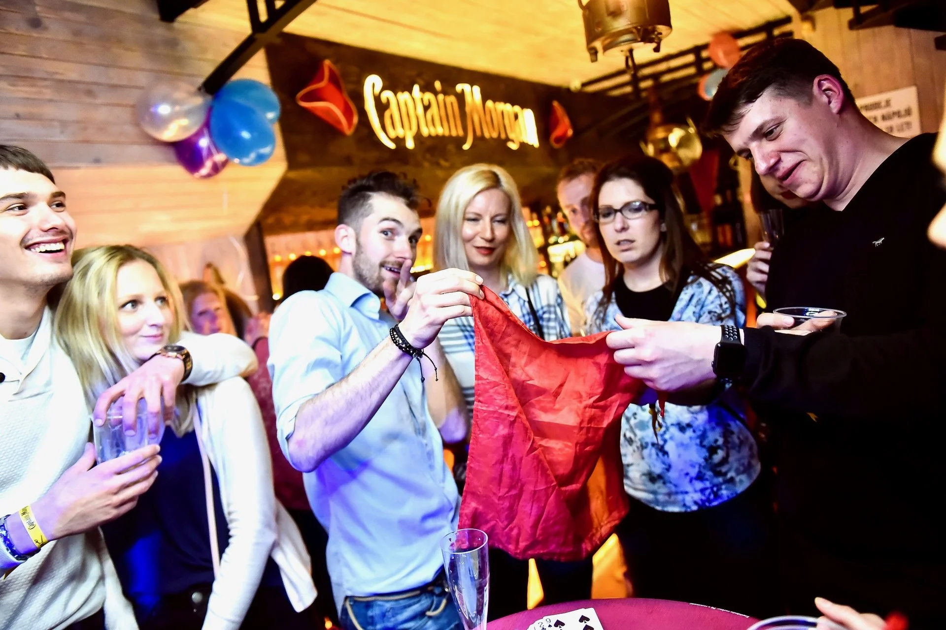 Oslava 30. narozenin, Pavel, Jaromír a spousta přátel. Loď Captain Morgan, Praha