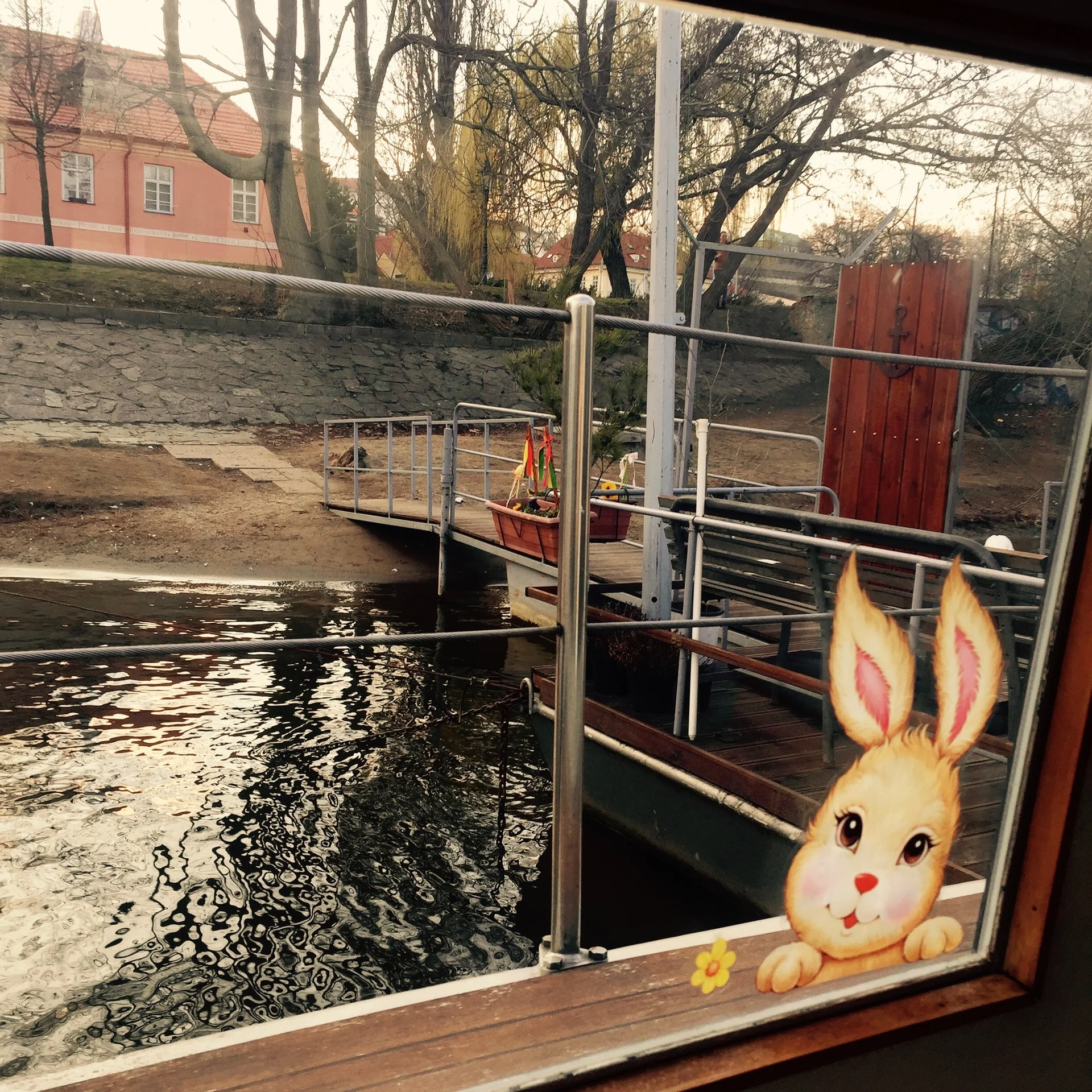 Loď Santa Maria, kouzelnické vystoupení pro zahraniční hosty