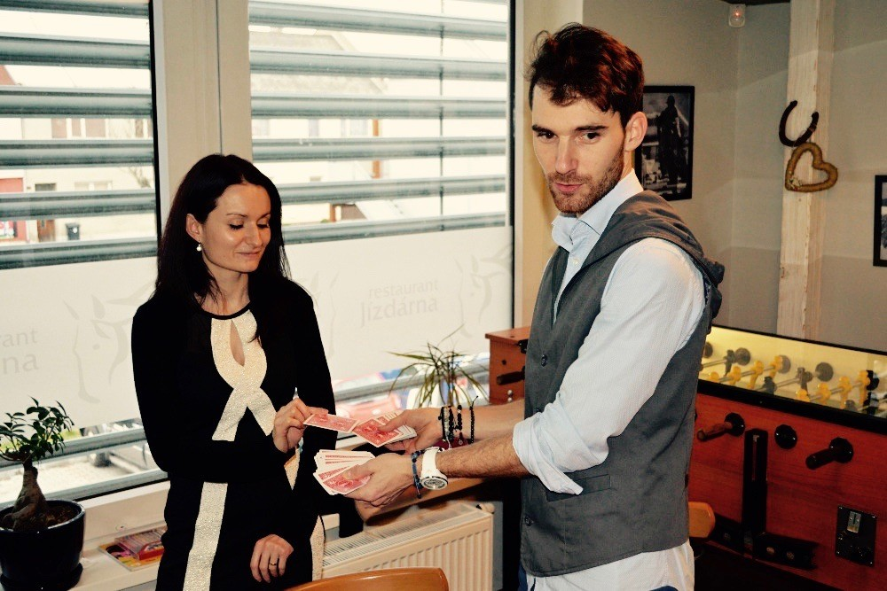 Oslava 60. narozenin s nápadem pozvat kouzelníka, Olomouc