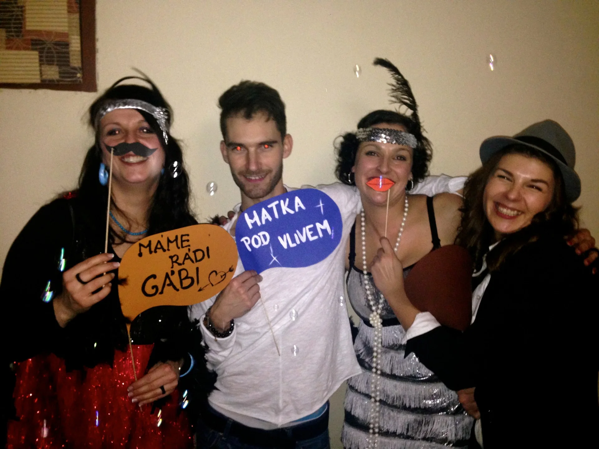 Oslava 30 narozenin, Šestajovice