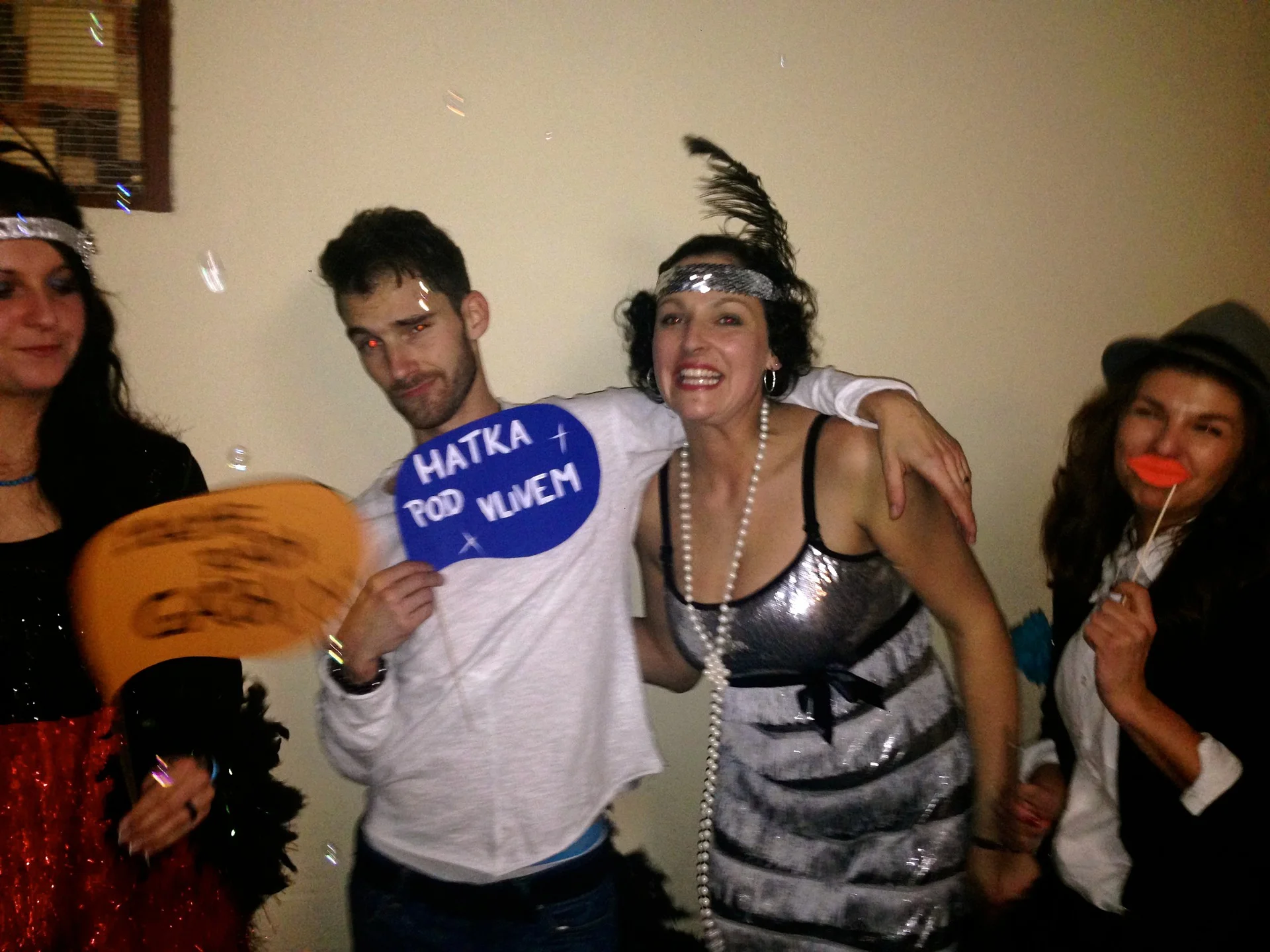 Oslava 30 narozenin, Šestajovice