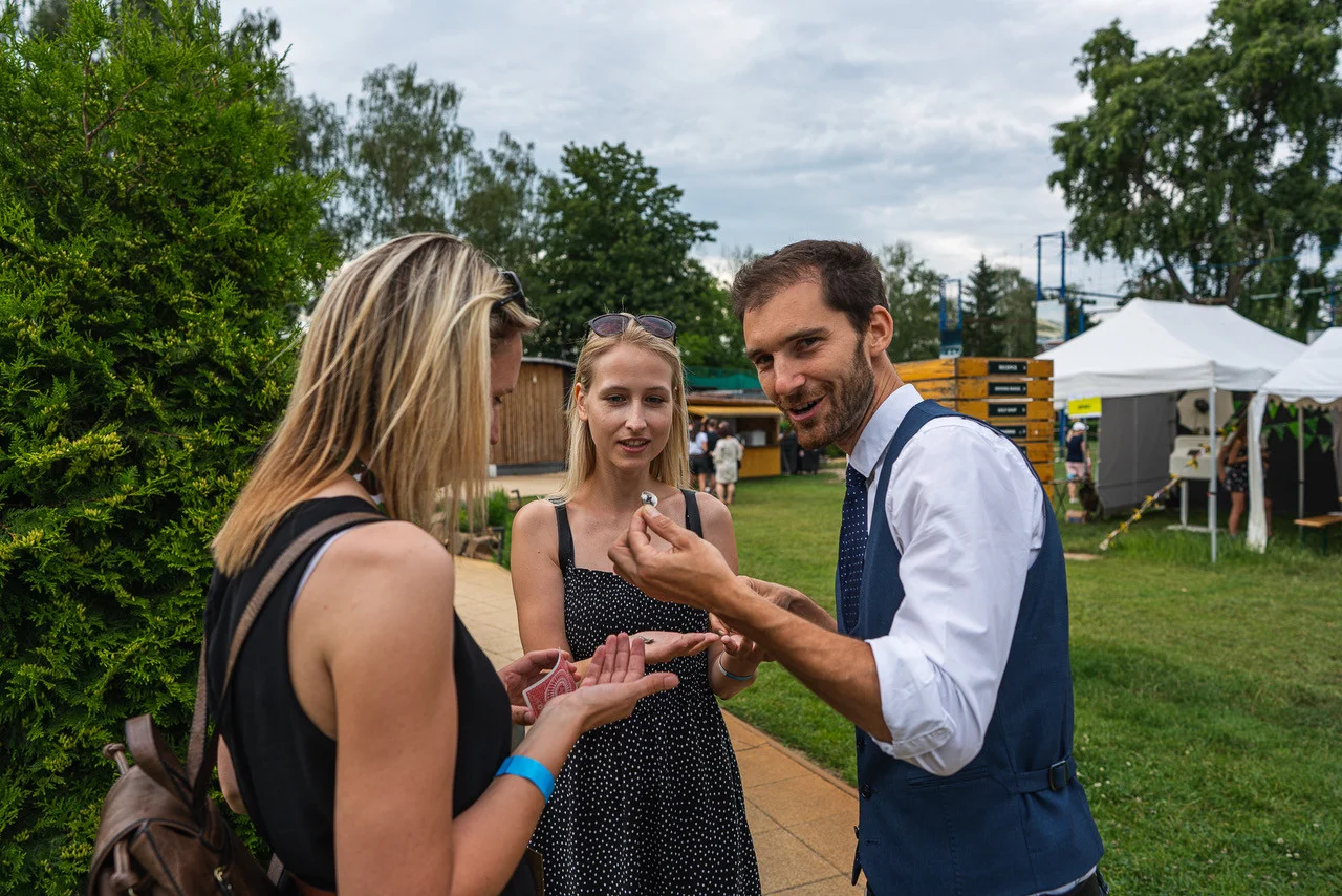 Firemní setkání, Císačská louka, mikromagie Praha