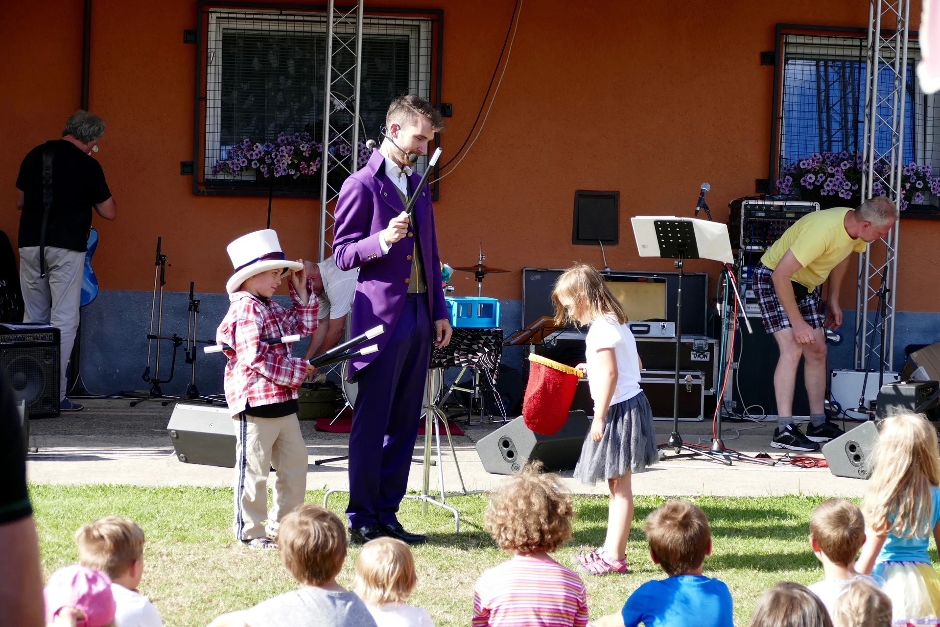 Hýskov, Arabelateam a kouzelník Martin