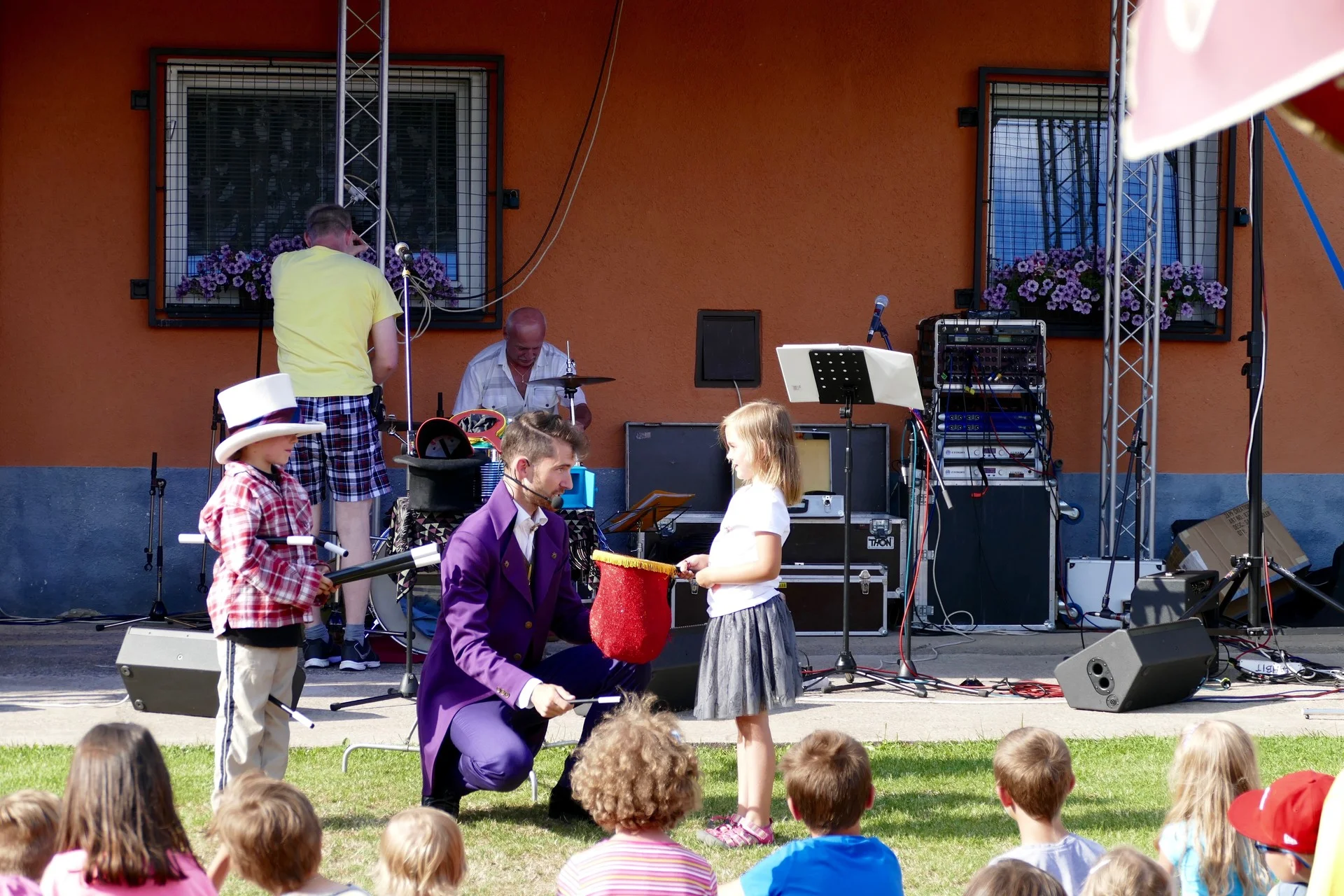 Hýskov, Arabelateam a kouzelník Martin