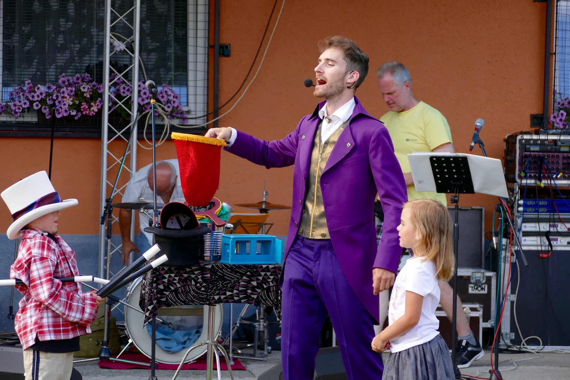 Hýskov, Arabelateam a kouzelník Martin