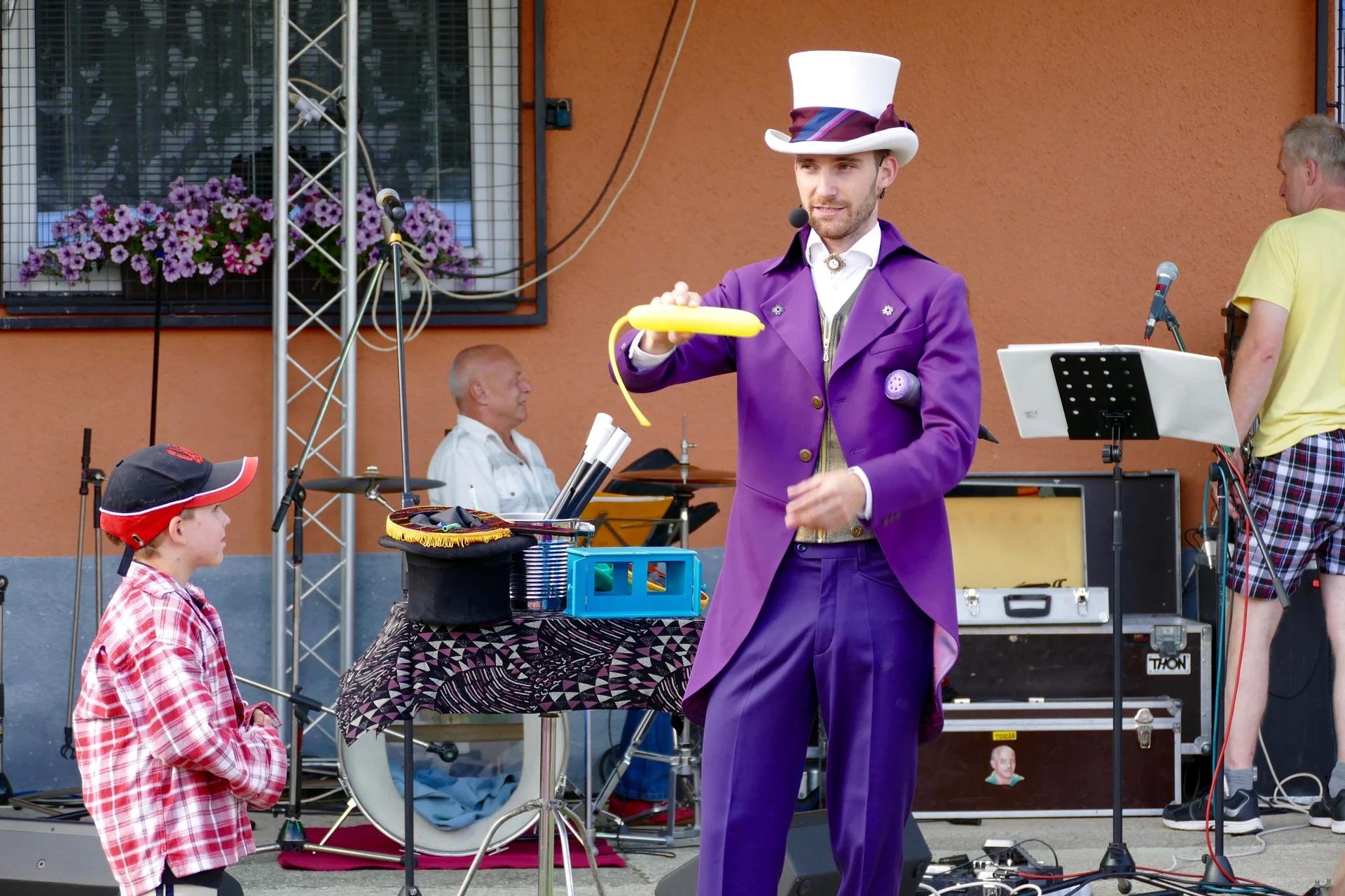 Hýskov, Arabelateam a kouzelník Martin