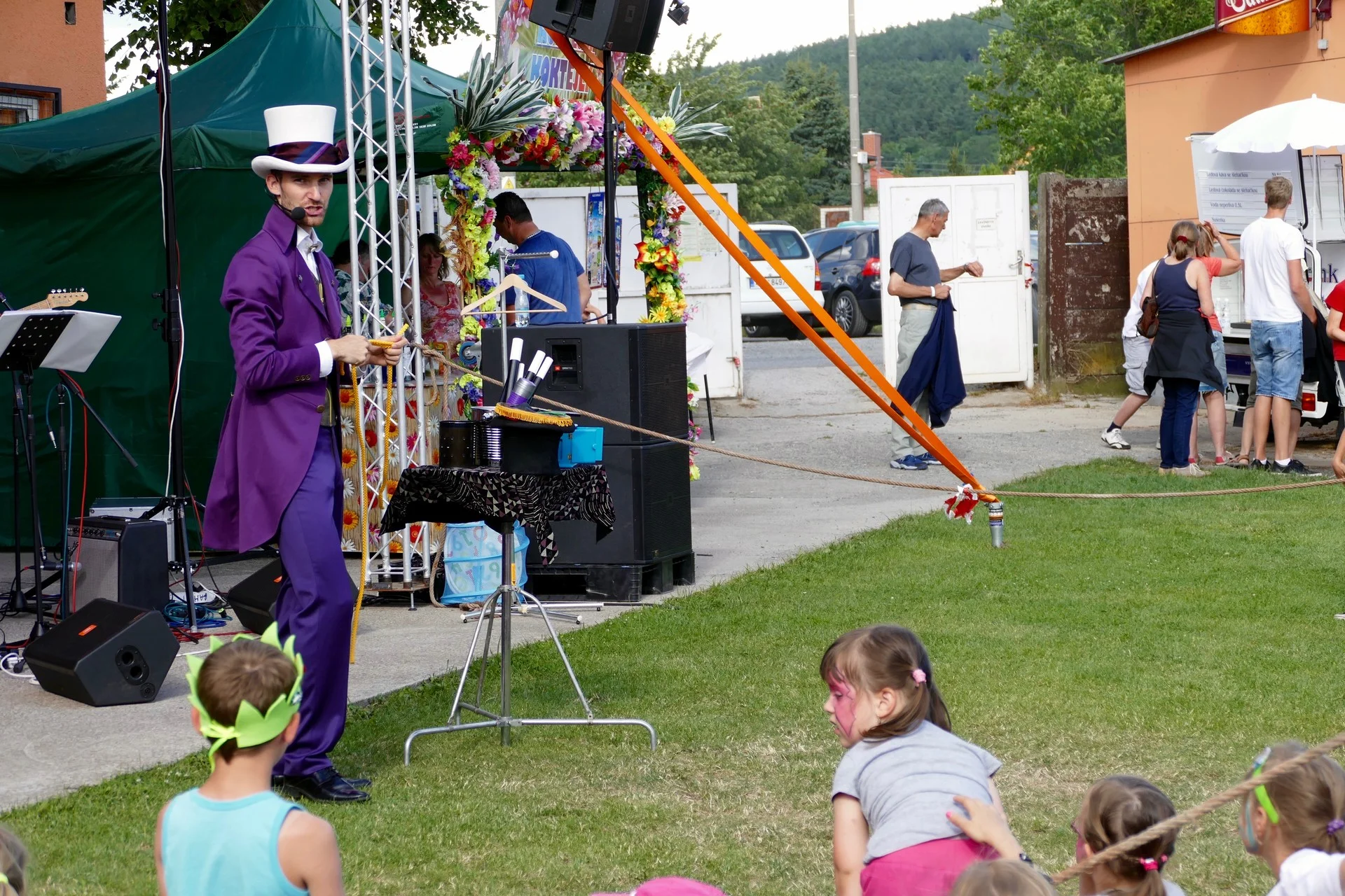 Hýskov, Arabelateam a kouzelník Martin
