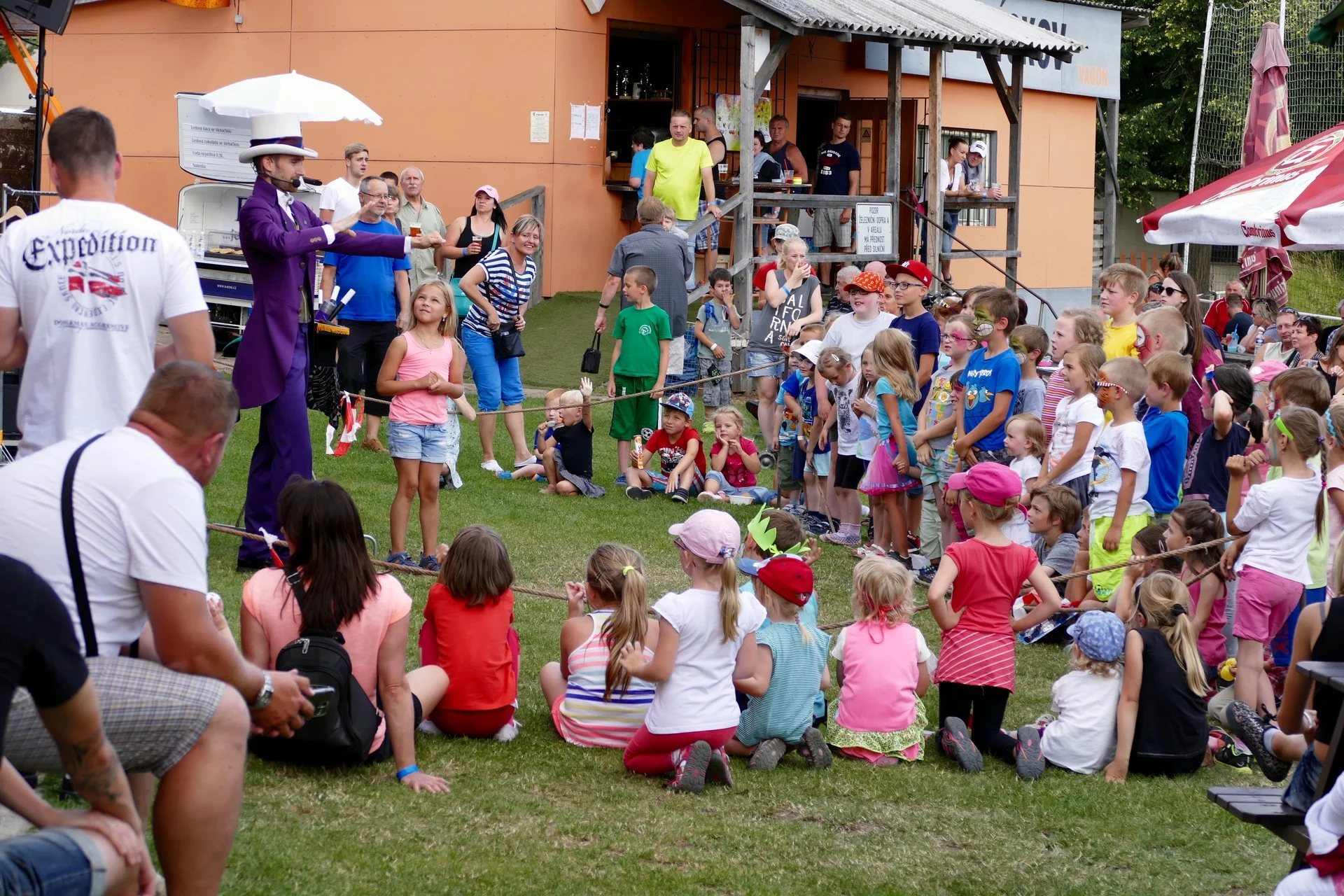 Hýskov, Arabelateam a kouzelník Martin