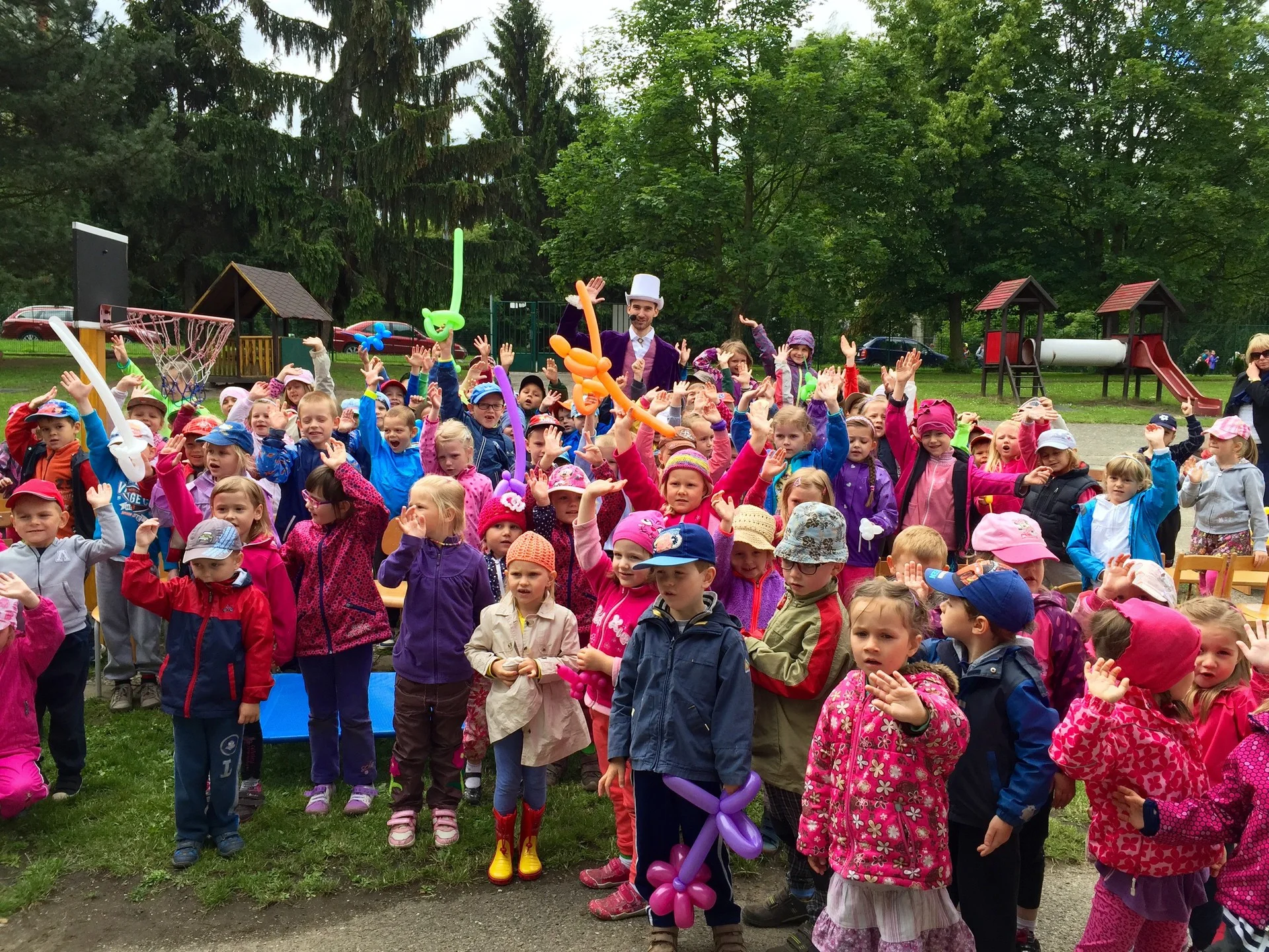 Školku navštívil kouzelník