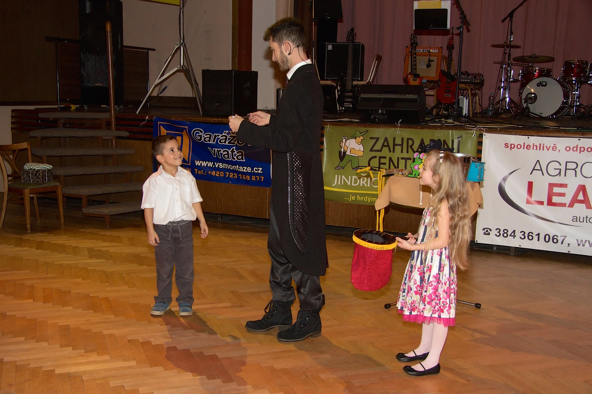 ples YMCA Vystoupení pro děti