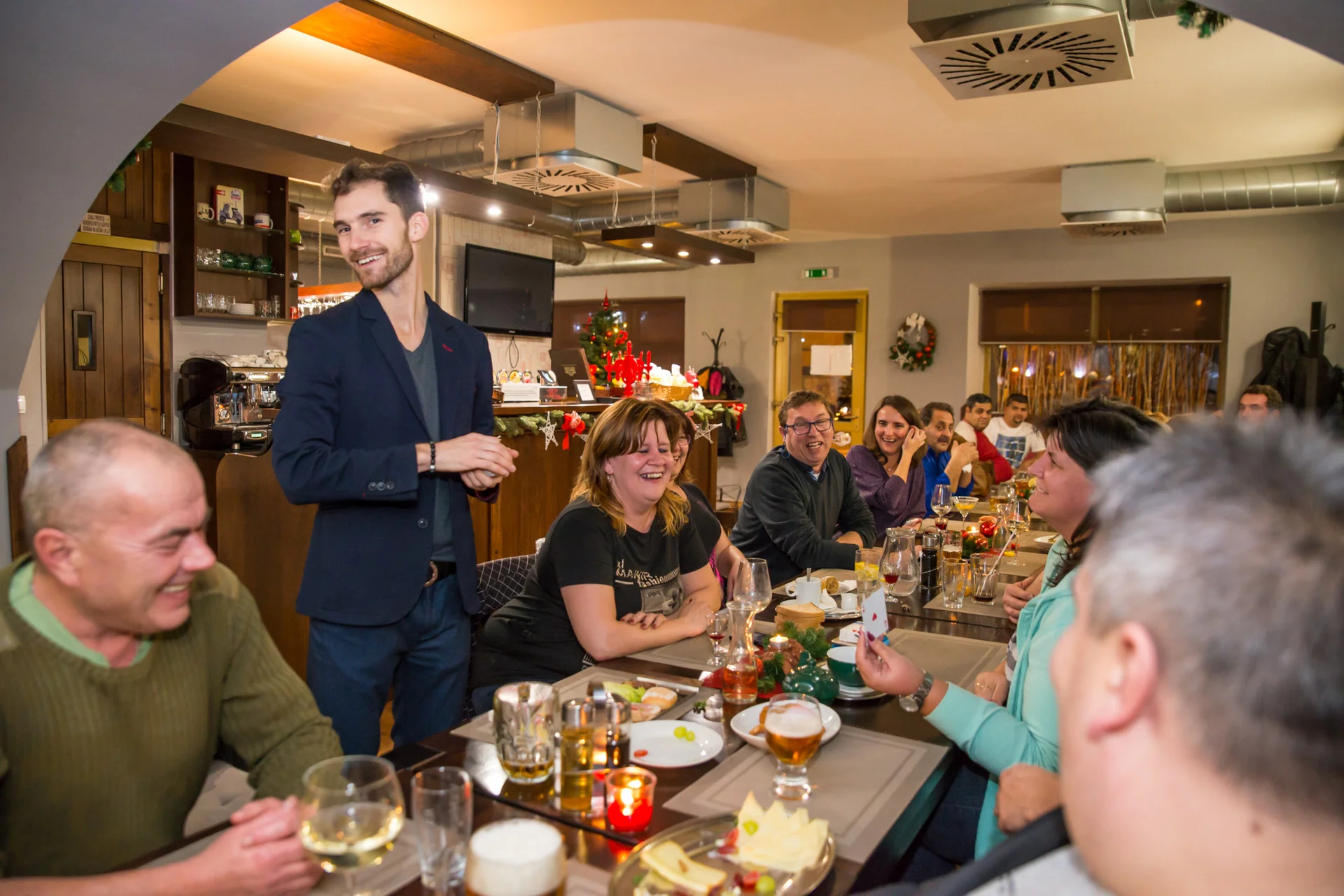 Postoloprty, vánoční večírek, kouzelník Martin