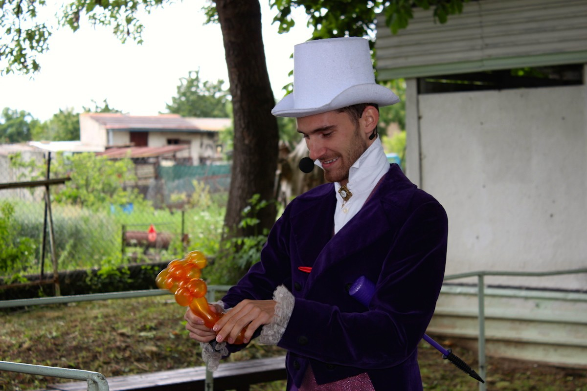Libědice - Kouzelník Martin kouzlí pro děti na Slavnostech města.