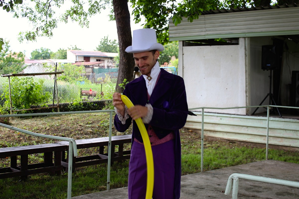 Libědice - Kouzelník Martin kouzlí pro děti na Slavnostech města.