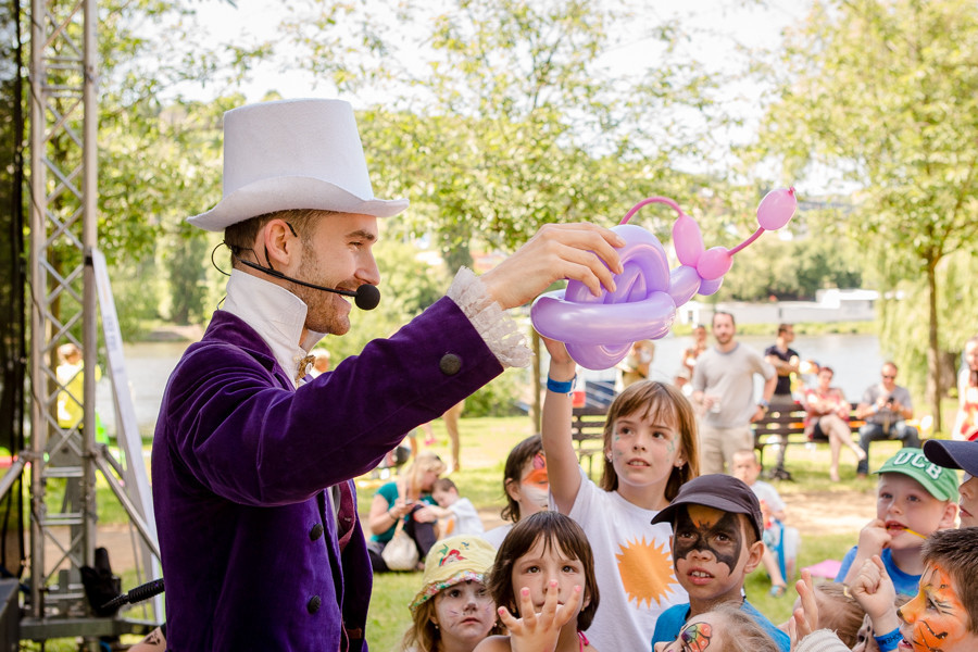 Bohemia Energy - dětský den a modelování zvířátek z balónků