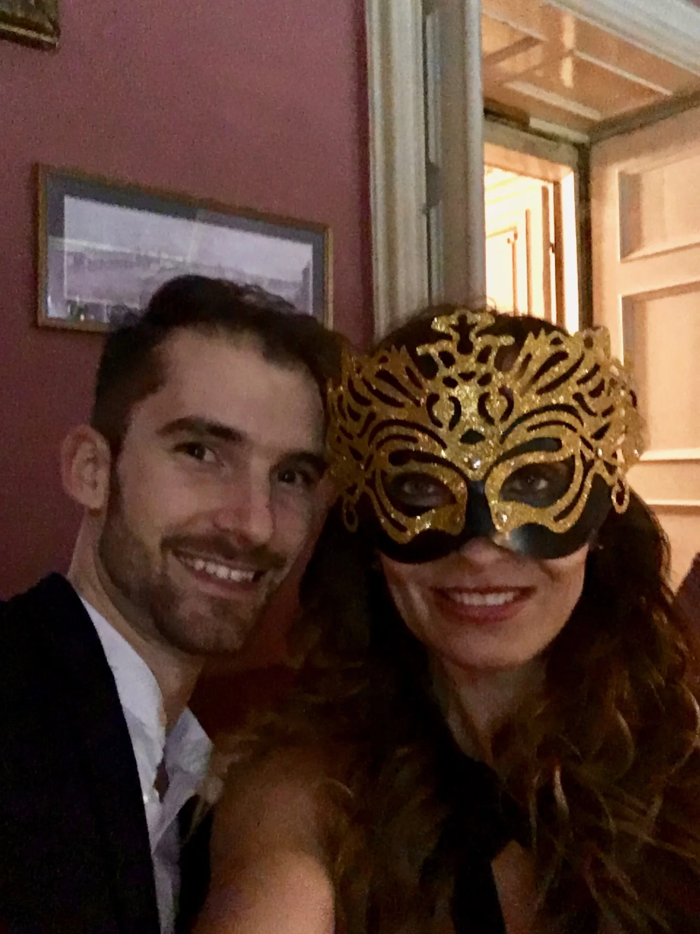 AMB Ford Praha, Pálffy palác a zábava na večírku.