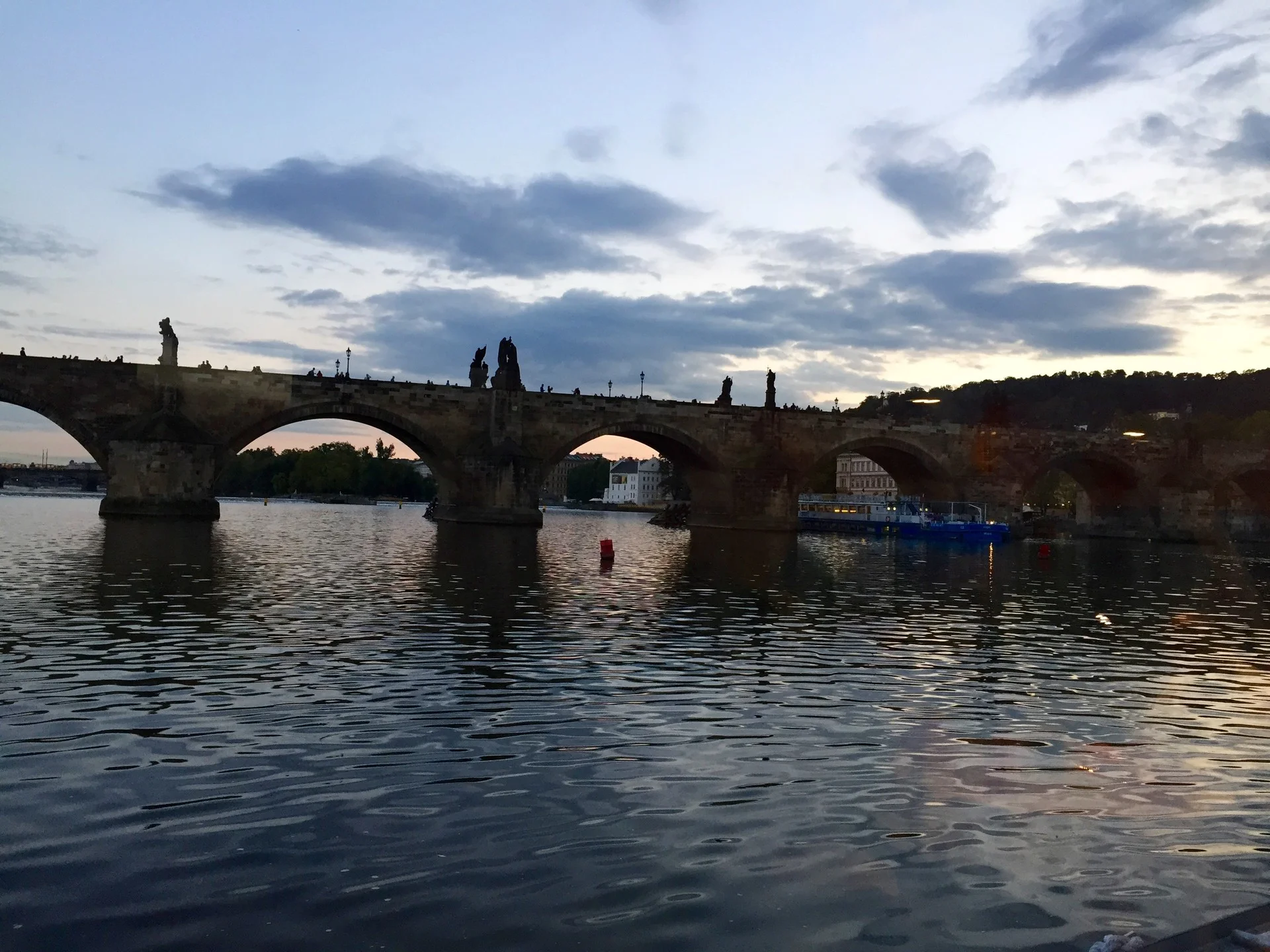 České Radiokomunikace a. s., moderátor akce