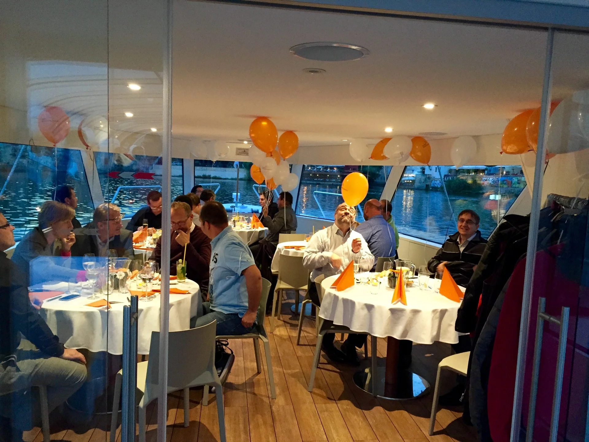 České Radiokomunikace a. s., moderátor akce