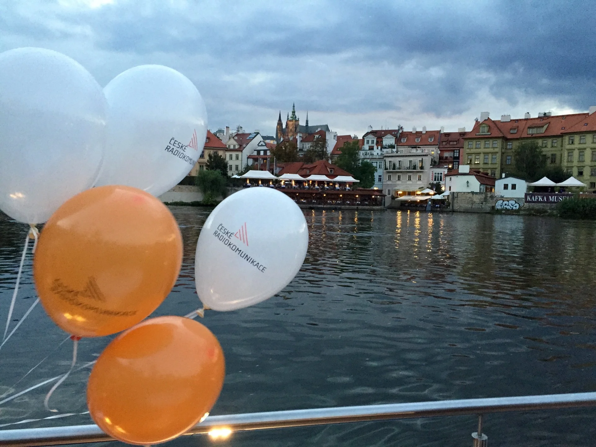 České Radiokomunikace a. s., moderátor akce