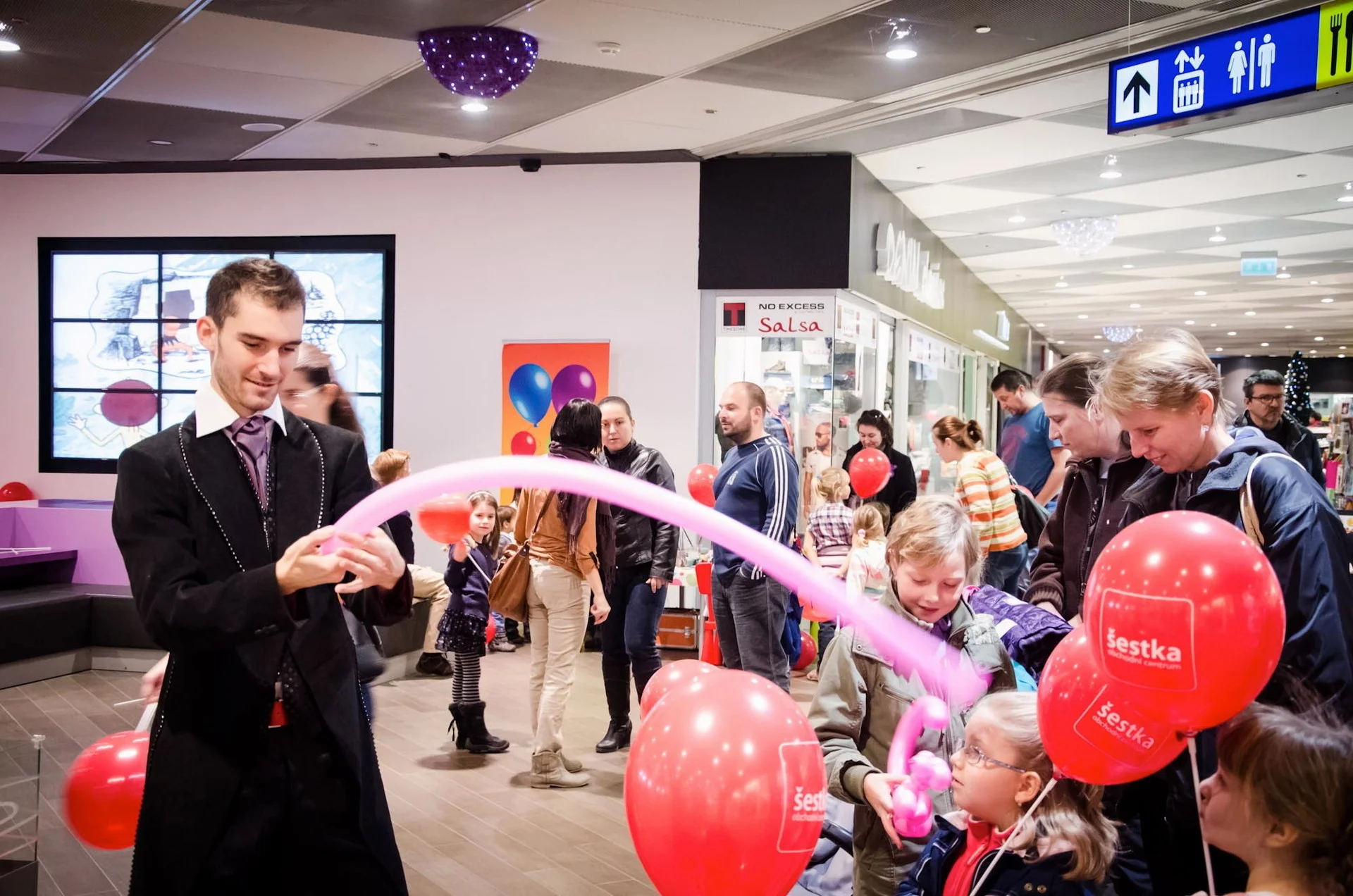 OC Šestka - narozeniny