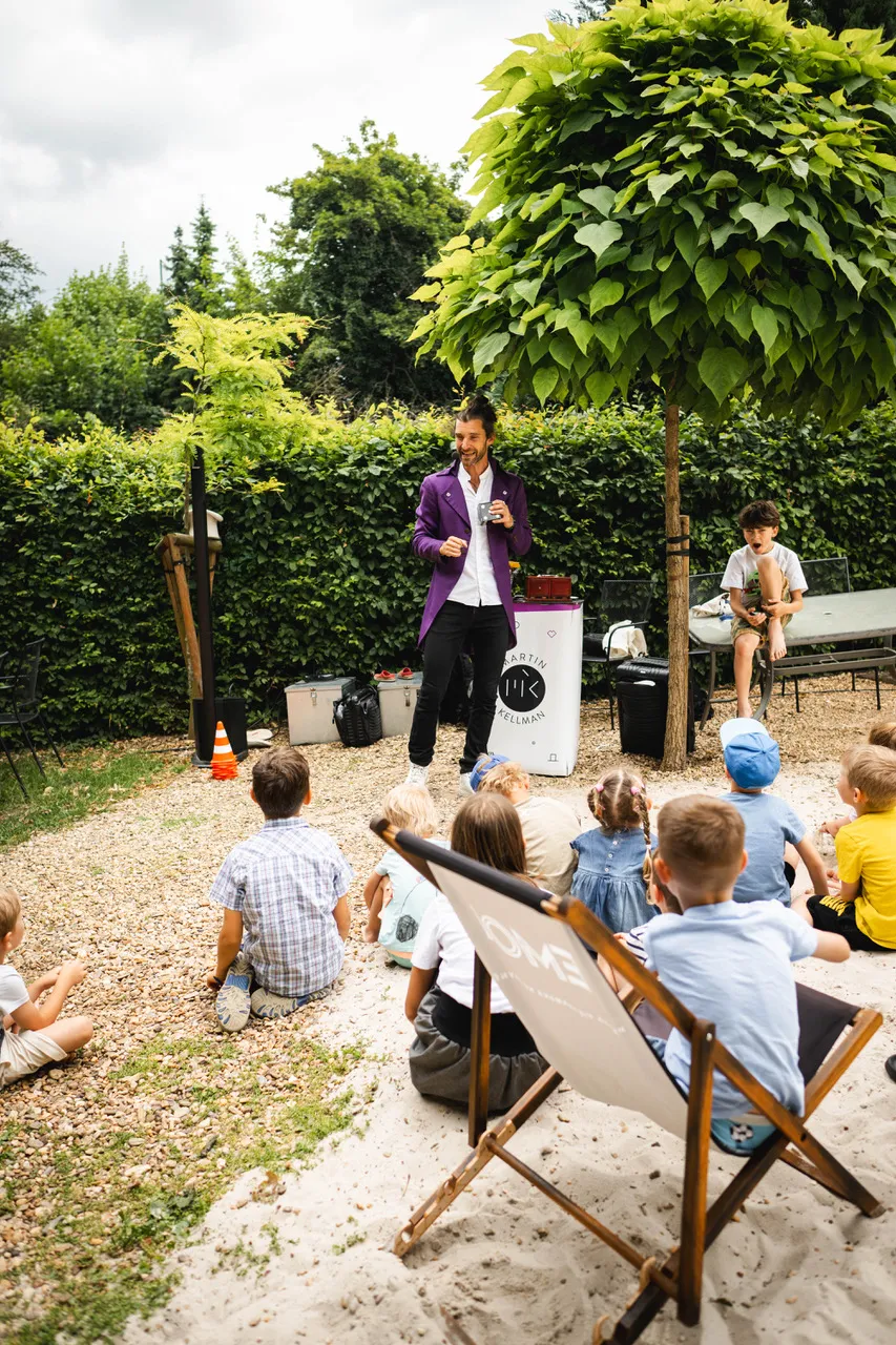 profesionální program pro děti na rodinné akci v restauraci Emoi