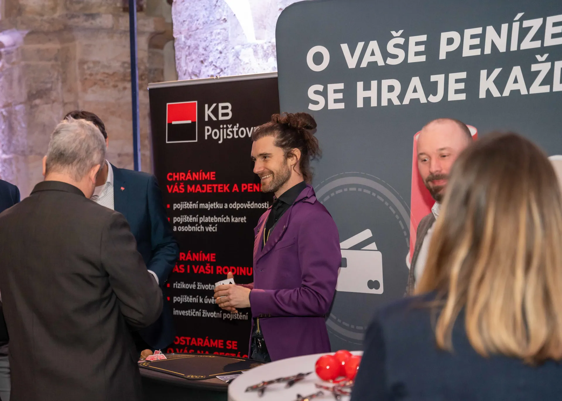 kouzelnik-vip-akce-kb-pojistovna-mikromagie-mezi-hosty-interaktivni