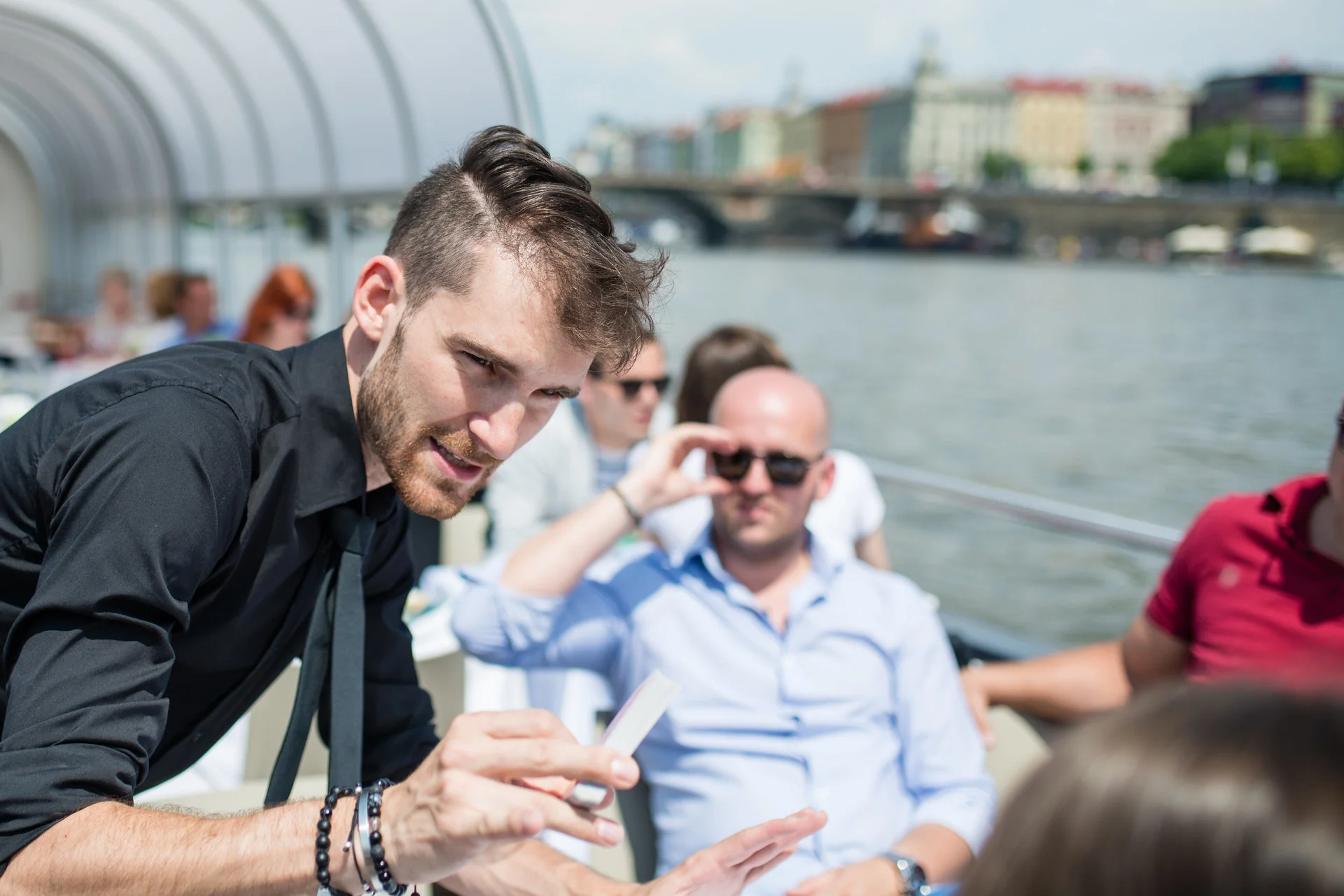 Bohemia Rhapsody, brunch na lodi, zábava a kouzelník Martin