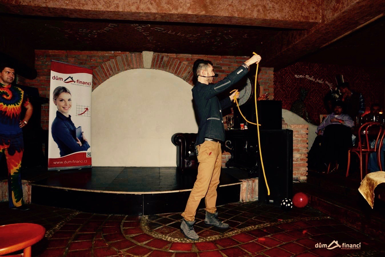 Dům financí, vánoční večírek a program v duchu kouzel.