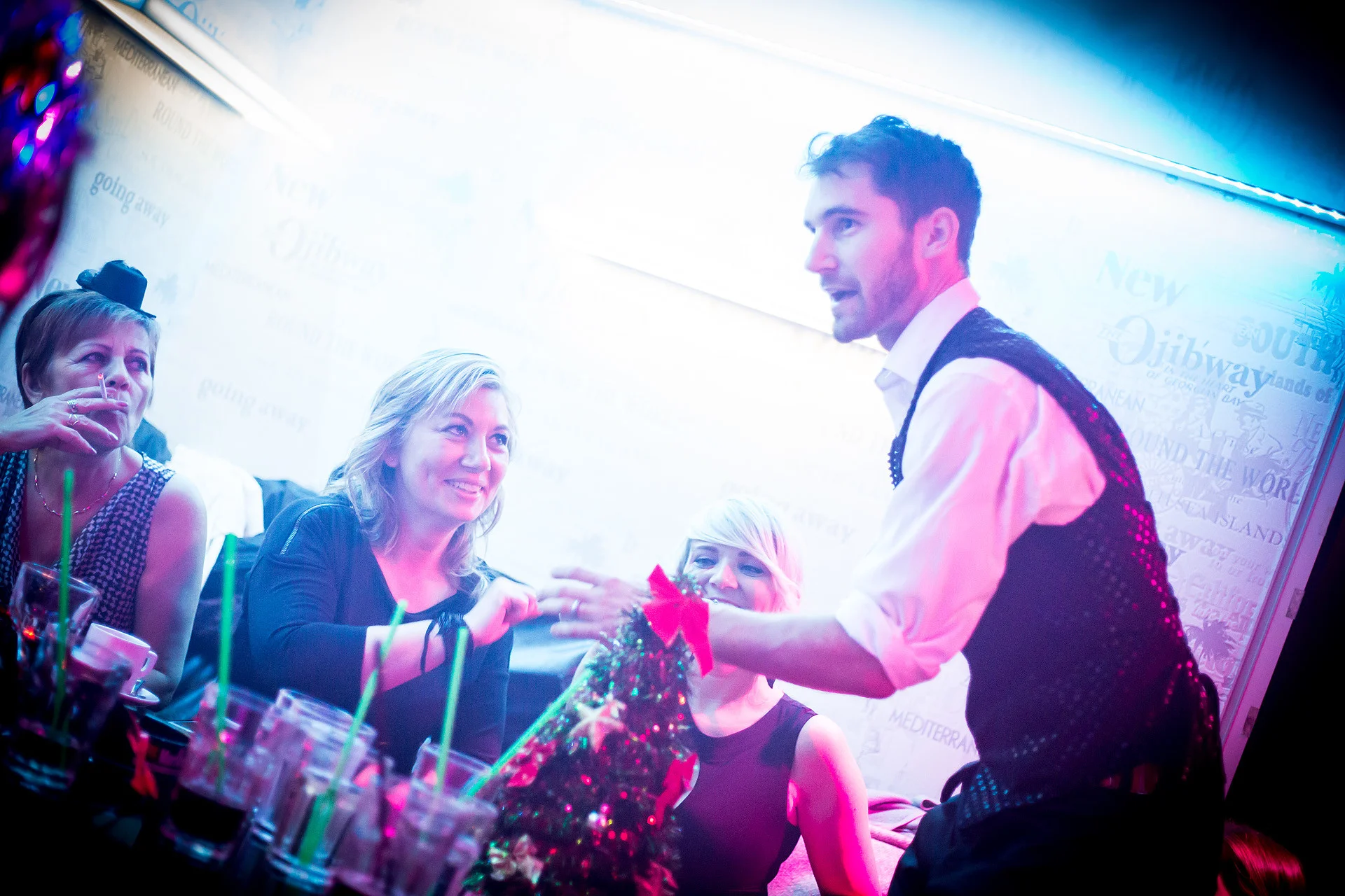 Esprit - vánoční večírek v Hany Bany, Praha. program a zábava, kouzelník