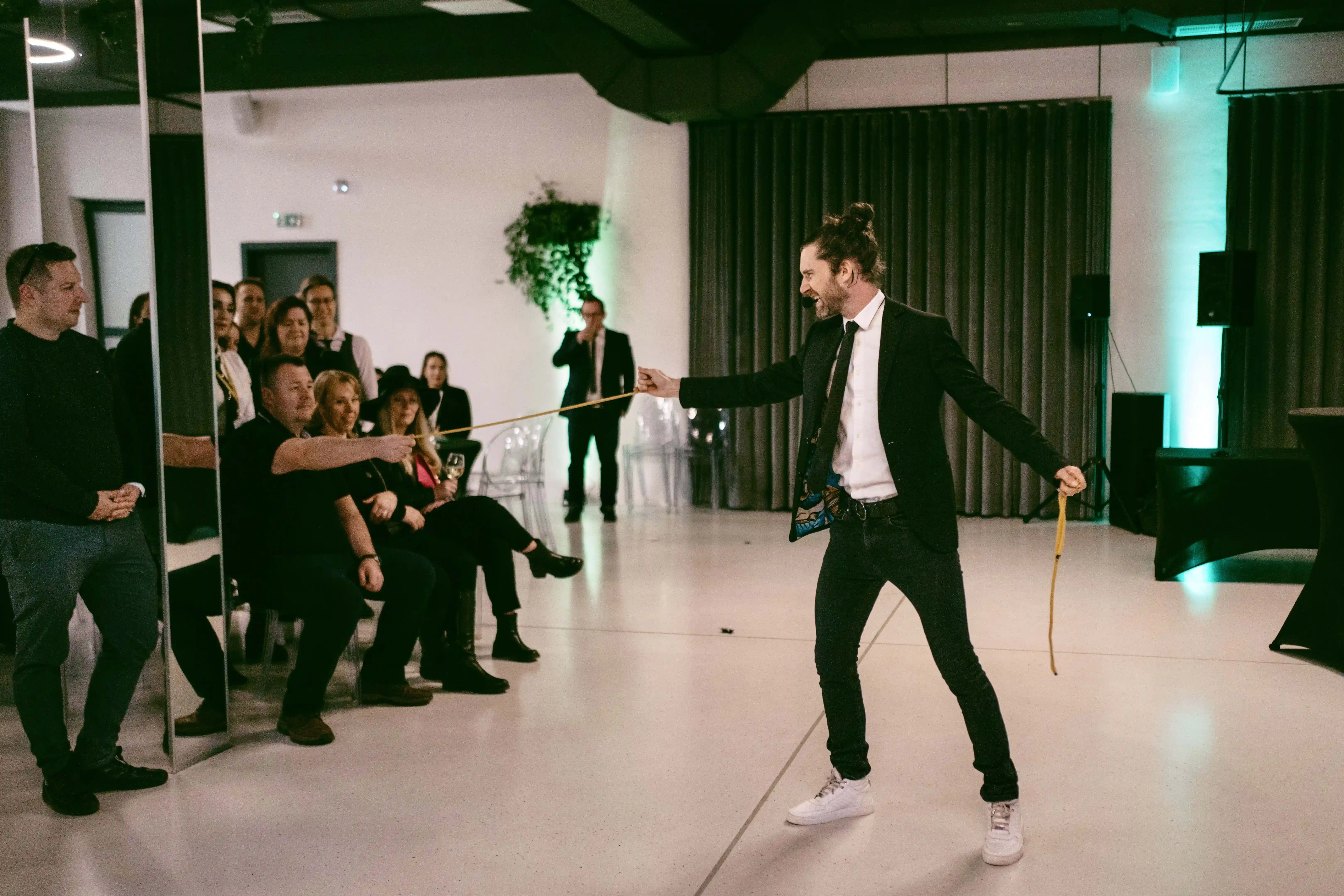 COFIDIS, Mikromagie na vánočním večírku v Praze