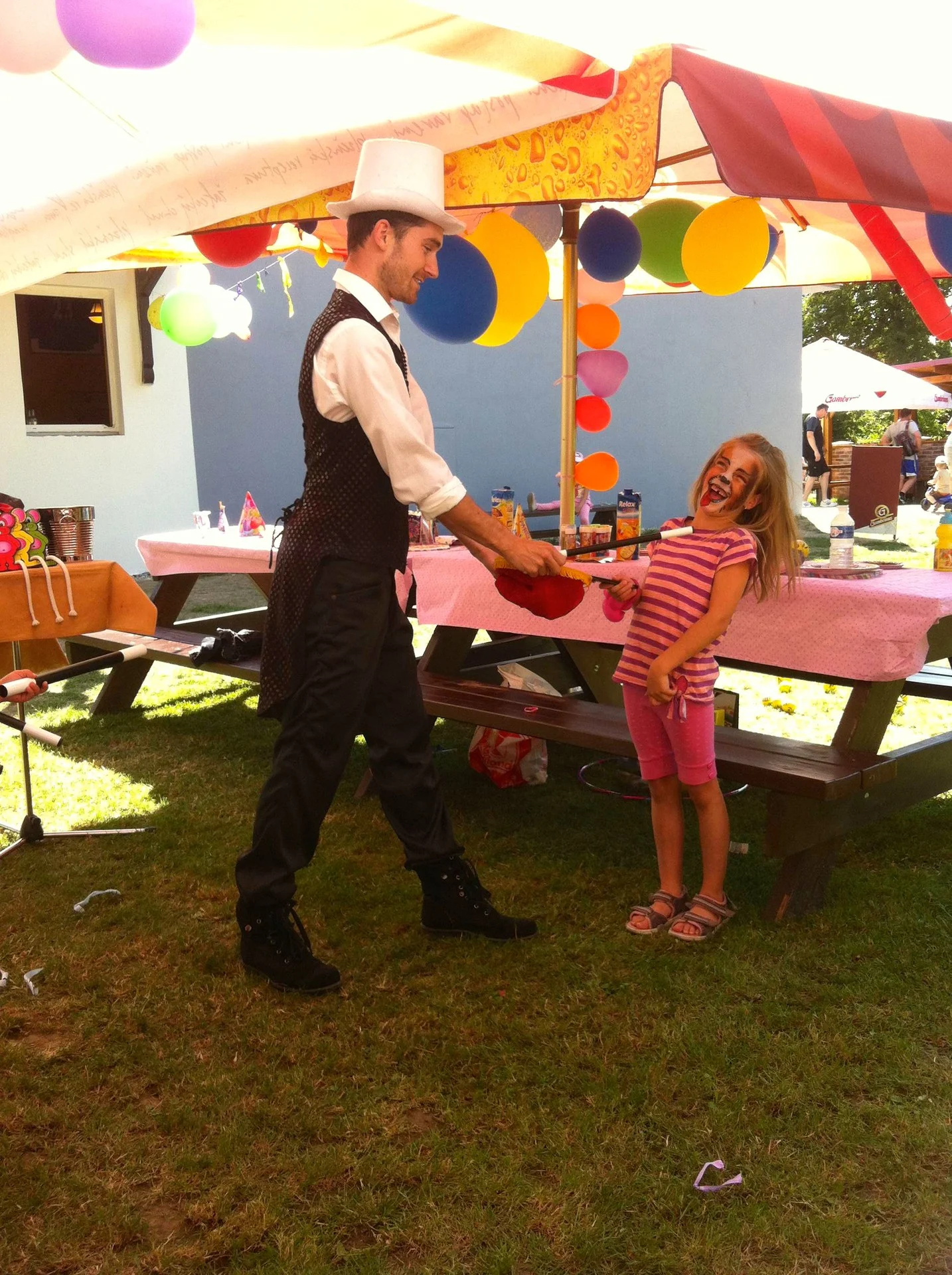 Narozeniny Cholupice, kouzelník Martin