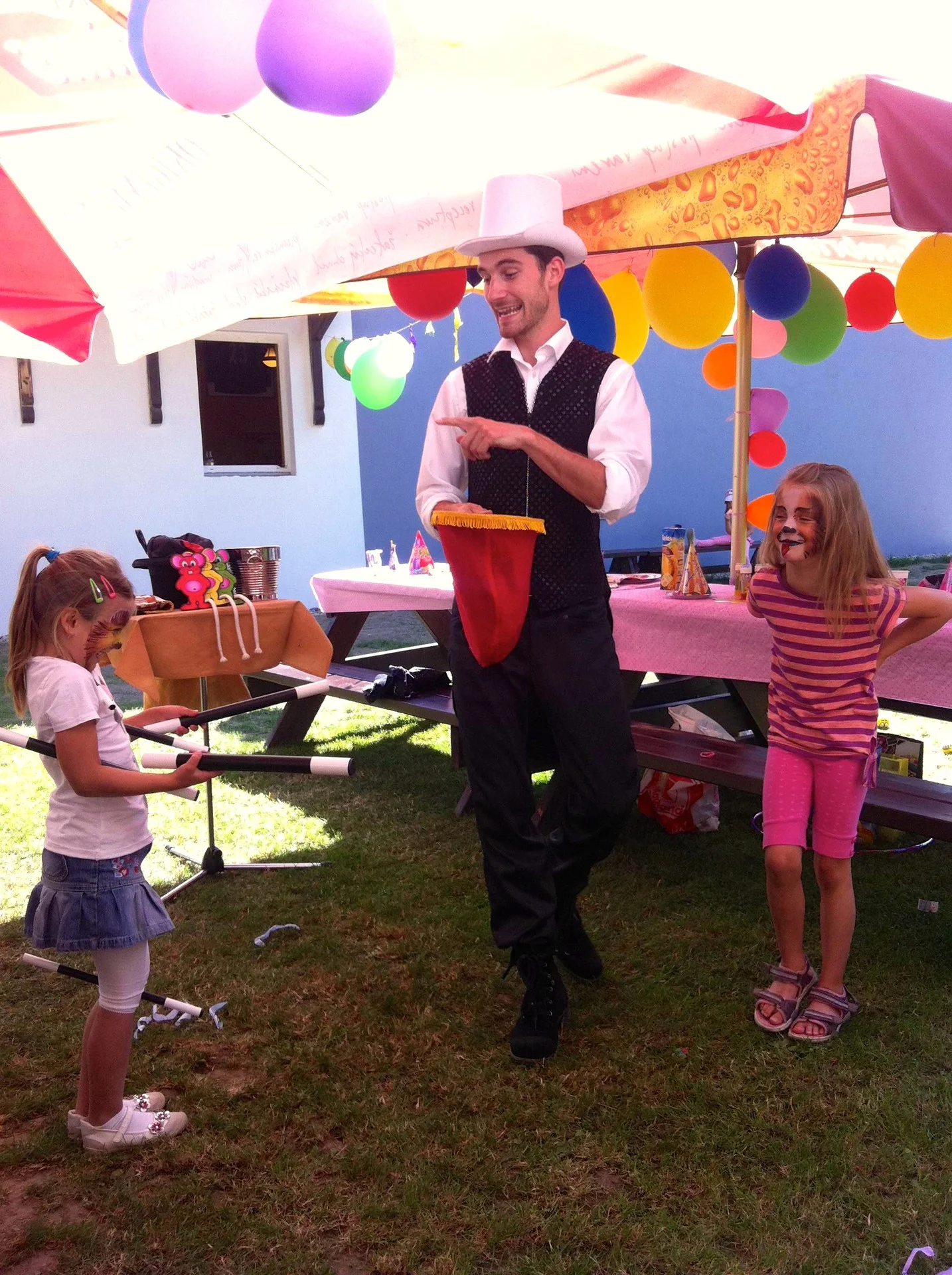 Narozeniny Cholupice, kouzelník Martin