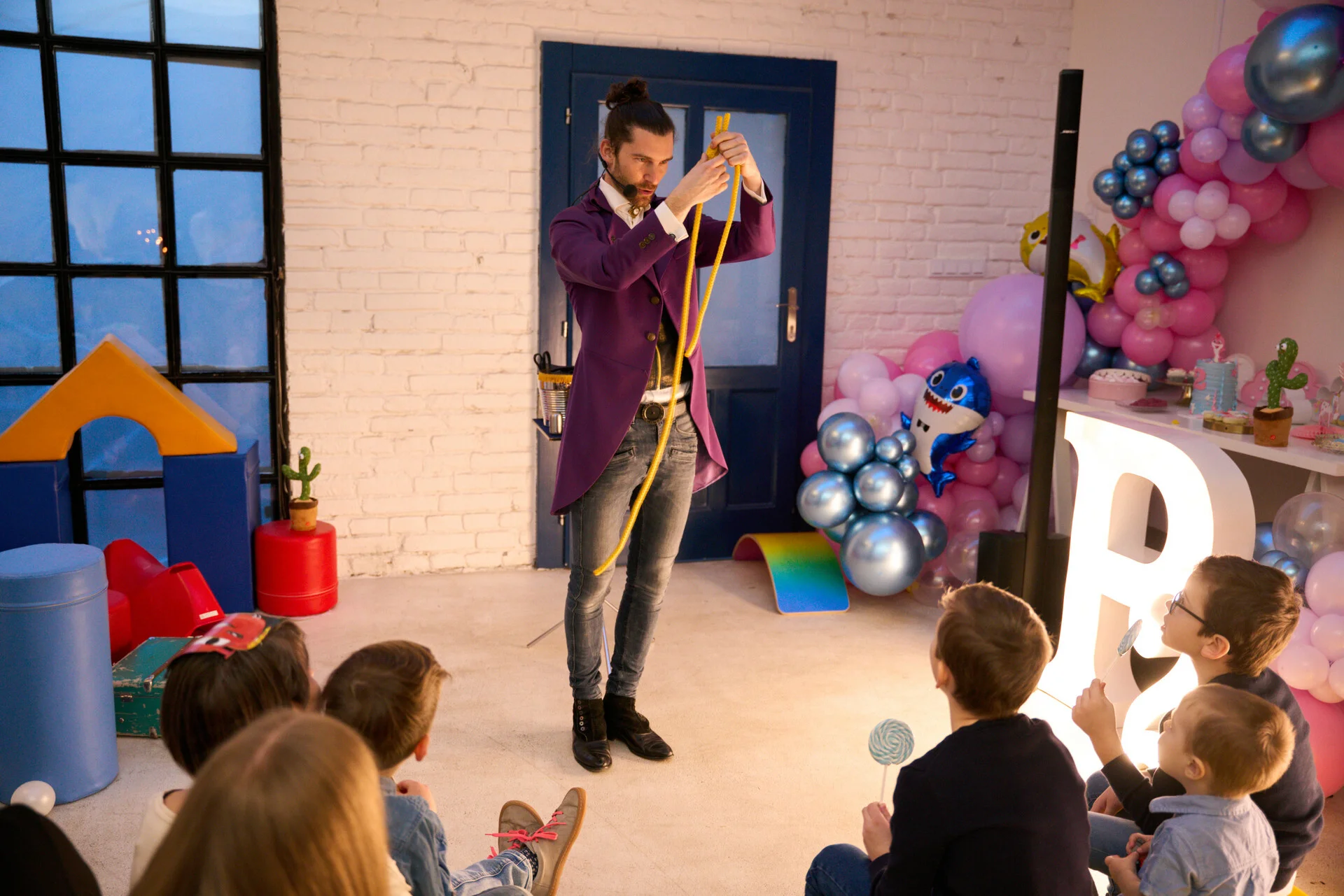 Město Moře - dětská oslava narozenin, dětský kouzelník, Praha 7.