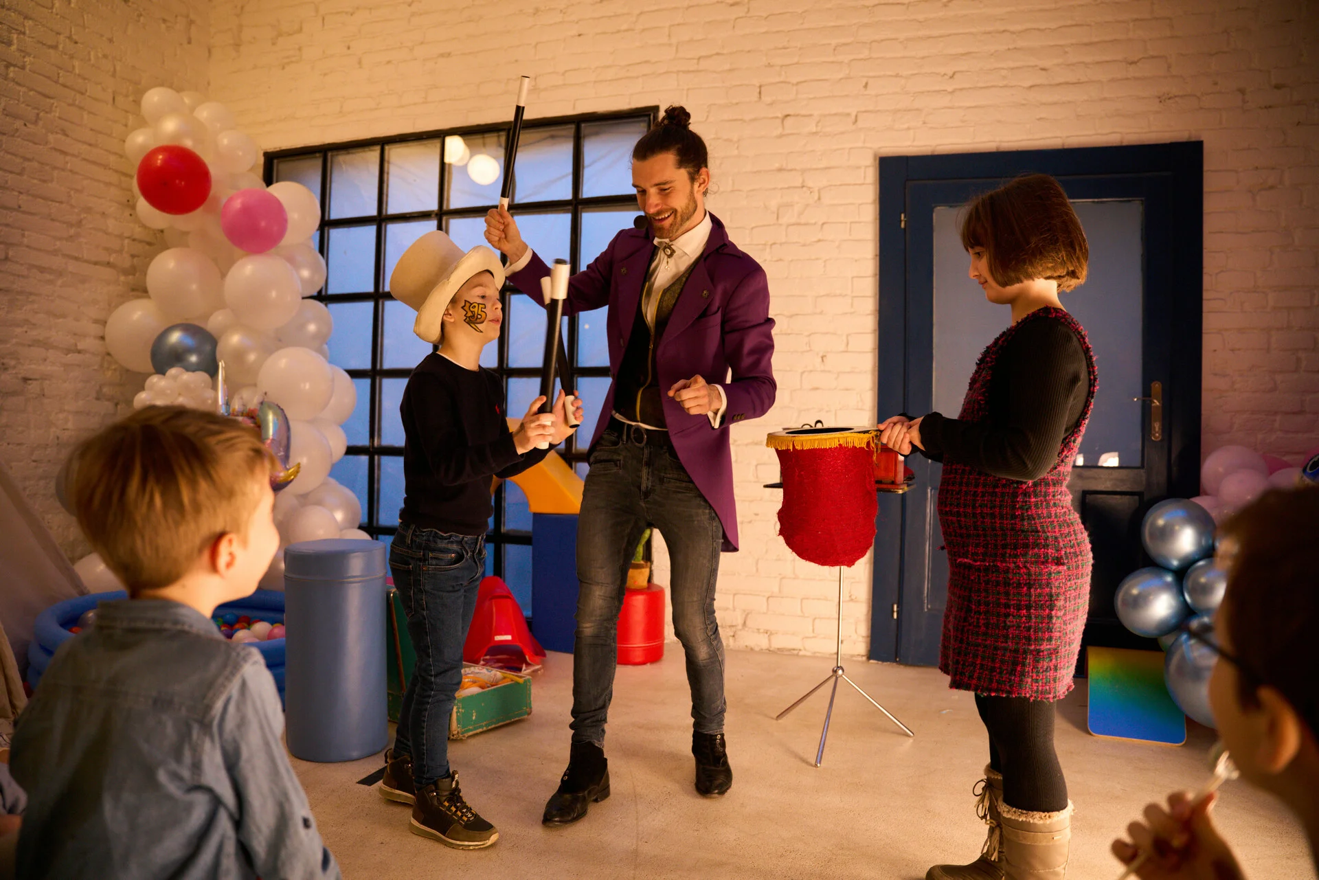 Město Moře - dětská oslava narozenin, dětský kouzelník, Praha 7.