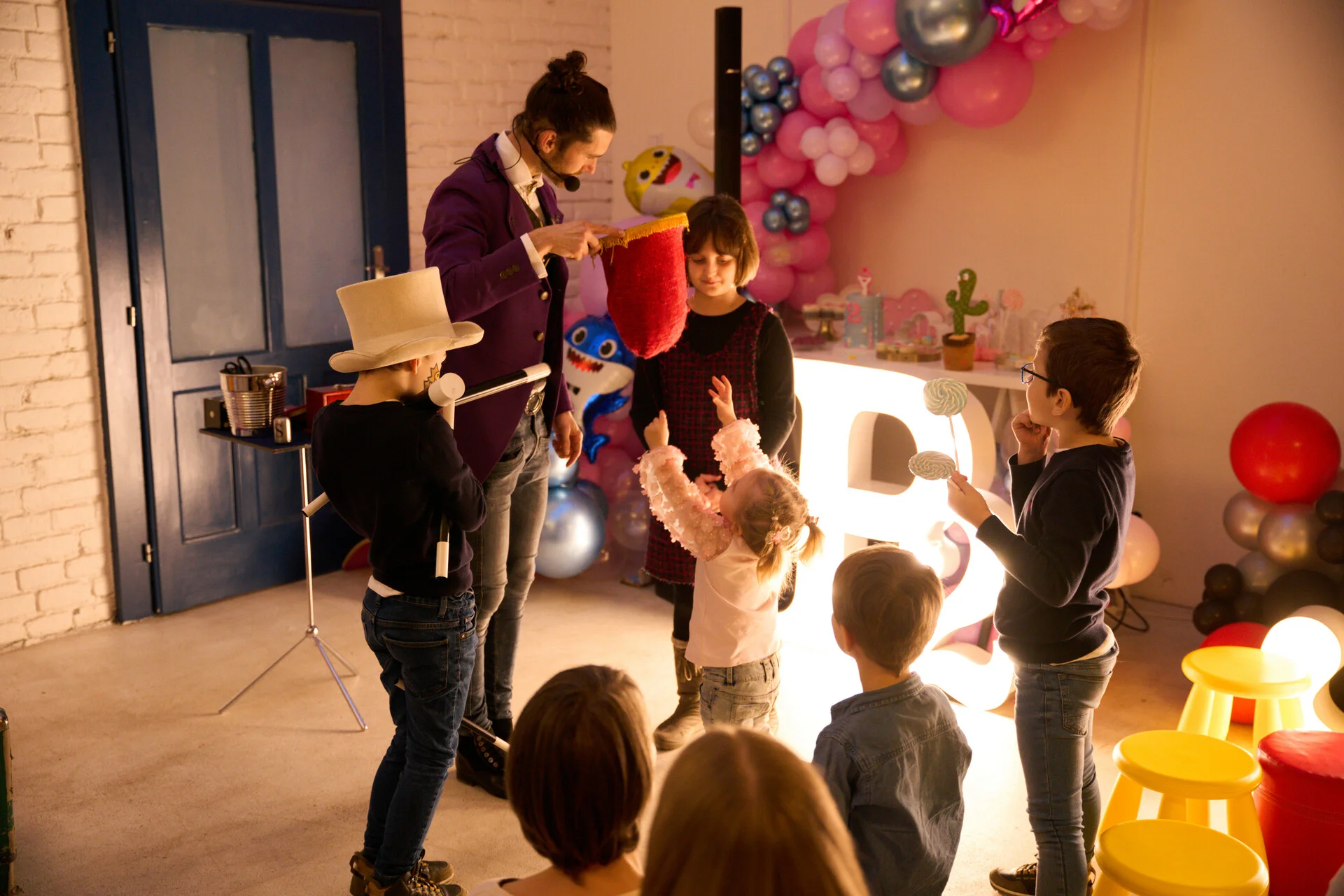 Město Moře - dětská oslava narozenin, dětský kouzelník, Praha 7.