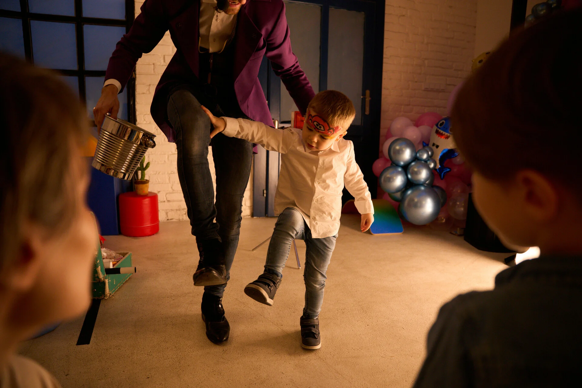 Město Moře - dětská oslava narozenin, dětský kouzelník, Praha 7.