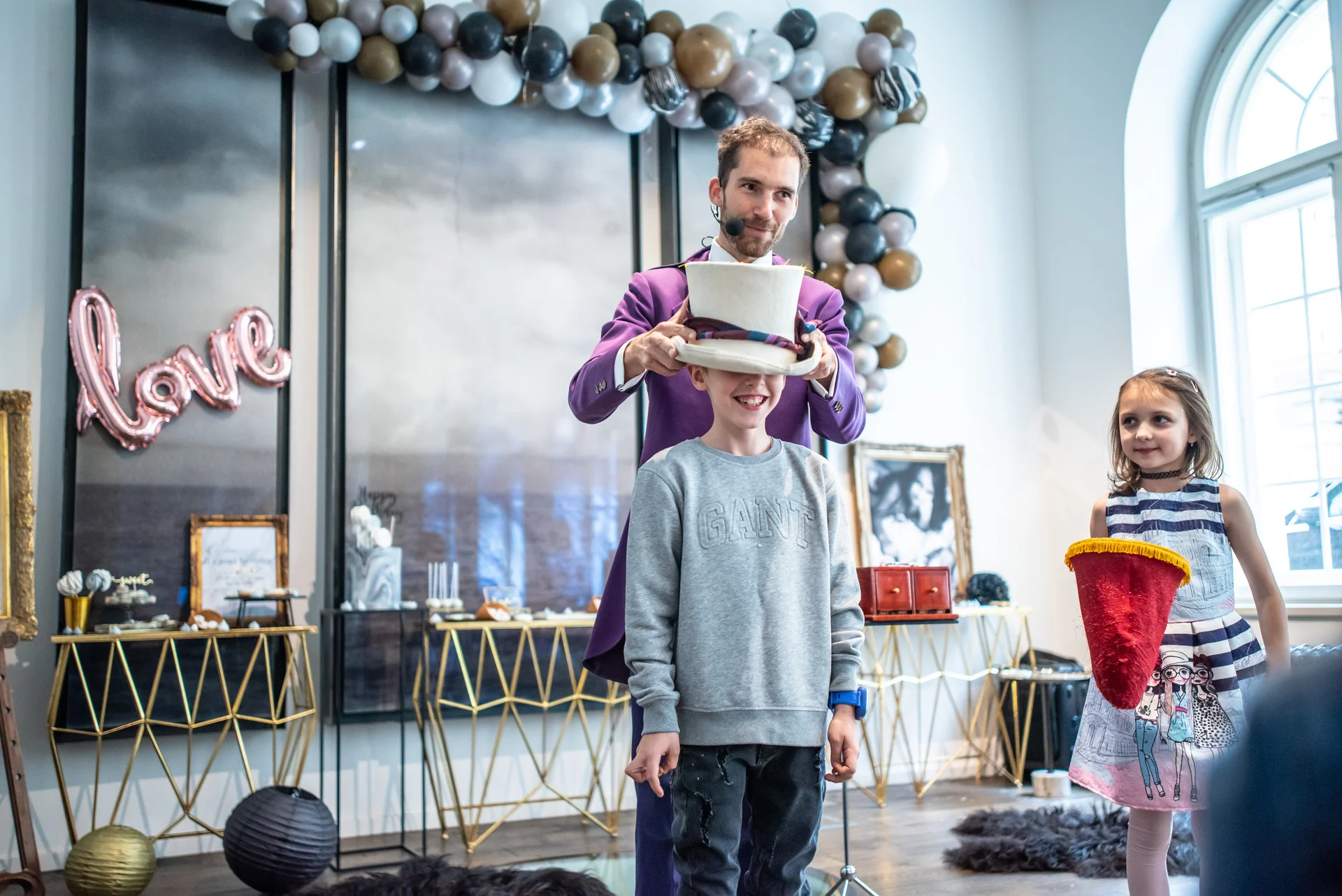 The Senses, oslava narozenin.