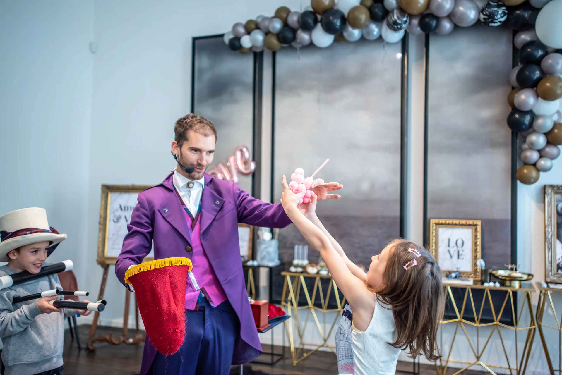 The Senses, oslava narozenin.