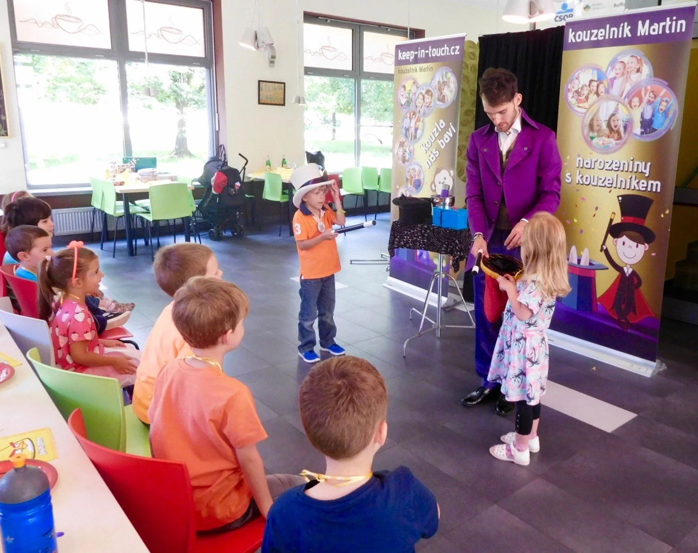 Leif, 6 let, oslava narozenin, kouzelník Praha 8 Tichá kavárna